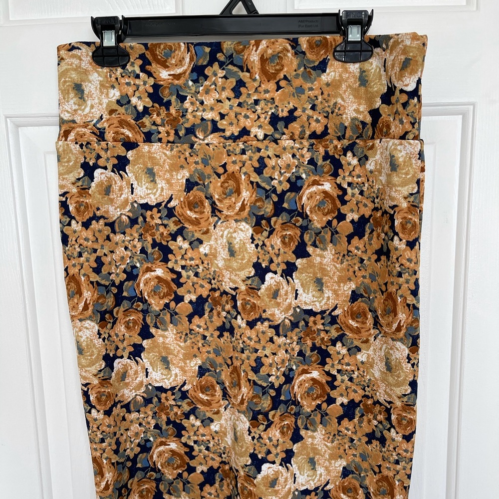 LuLaroe Cassie skirt. Large. Like new